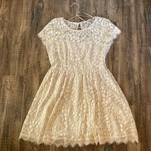 Size 14 lauren conrad lace dress in cream